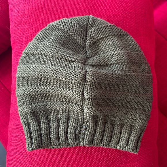 Canada Goose Wool Hat - Picture 2 of 2